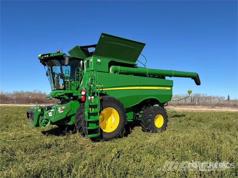 John Deere S790 4x4 Combine Harvester Combine harvesters