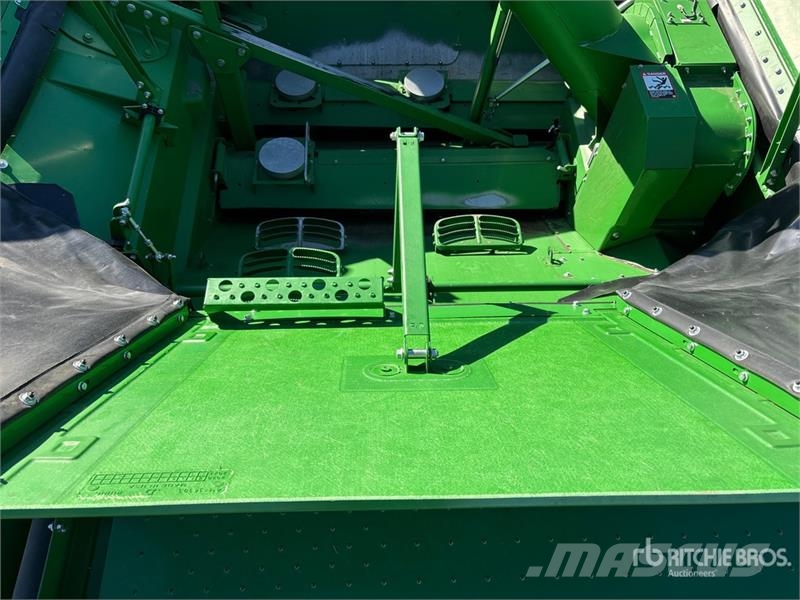 John Deere S790 4x4 Combine Harvester Combine harvesters