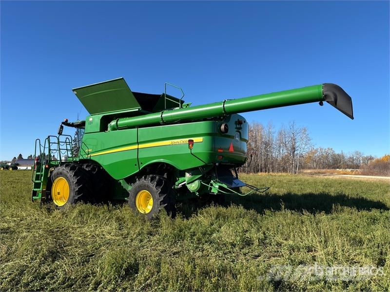 John Deere S790 4x4 Combine Harvester Combine harvesters