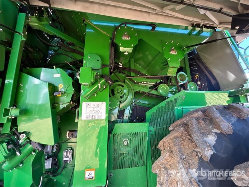 John Deere S790 Combine Harvester Combine harvesters