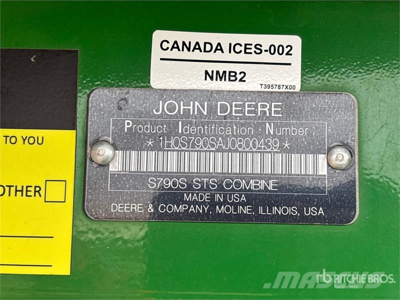 John Deere S790 Combine Harvester Skurtreskere