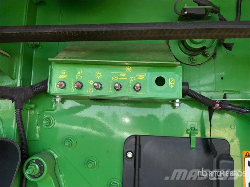 John Deere S790 Combine Harvester Kombájnok