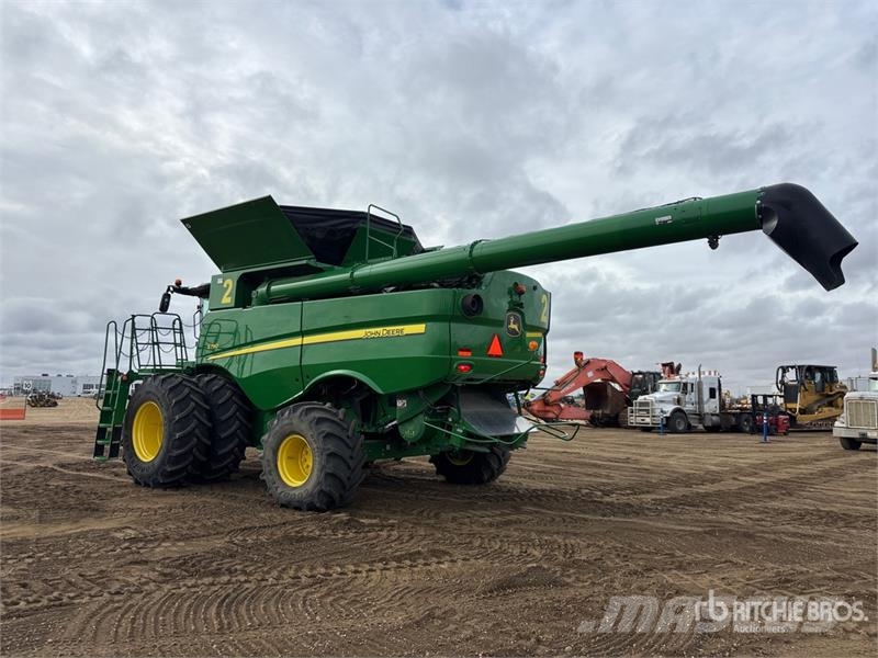 John Deere S790 Combine Harvester Mietitrebbiatrici