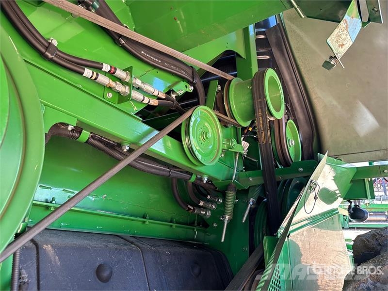 John Deere S790 Combine Harvester Combine harvesters