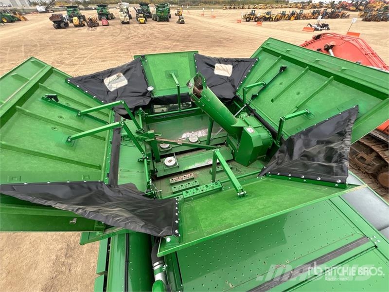 John Deere S790 Combine Harvester Skurtreskere