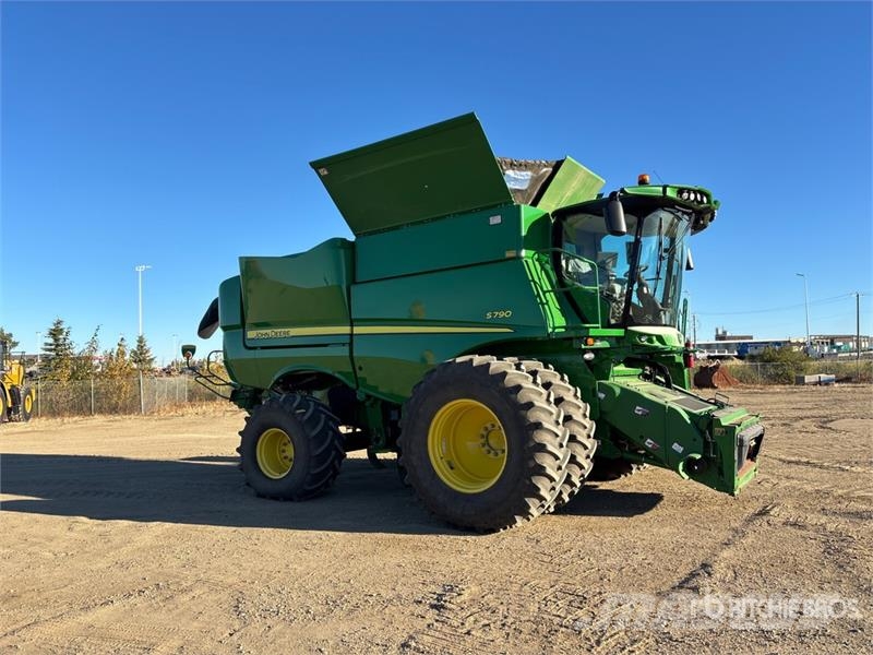 John Deere S790 Combine Harvester Θεριζοαλωνιστικές μηχανές