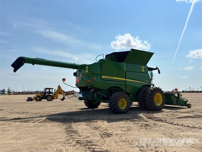 John Deere S790 Combine Harvester Kombájnok