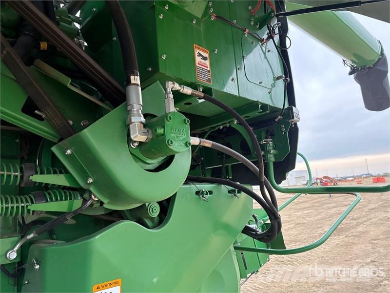 John Deere S790 Combine Harvester Skurtreskere