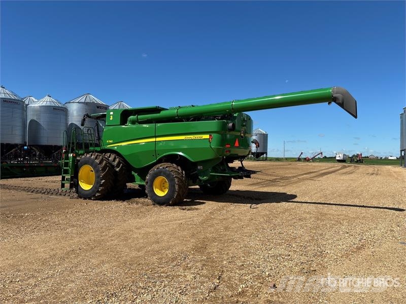 John Deere S790 Combine Harvester Combine harvesters