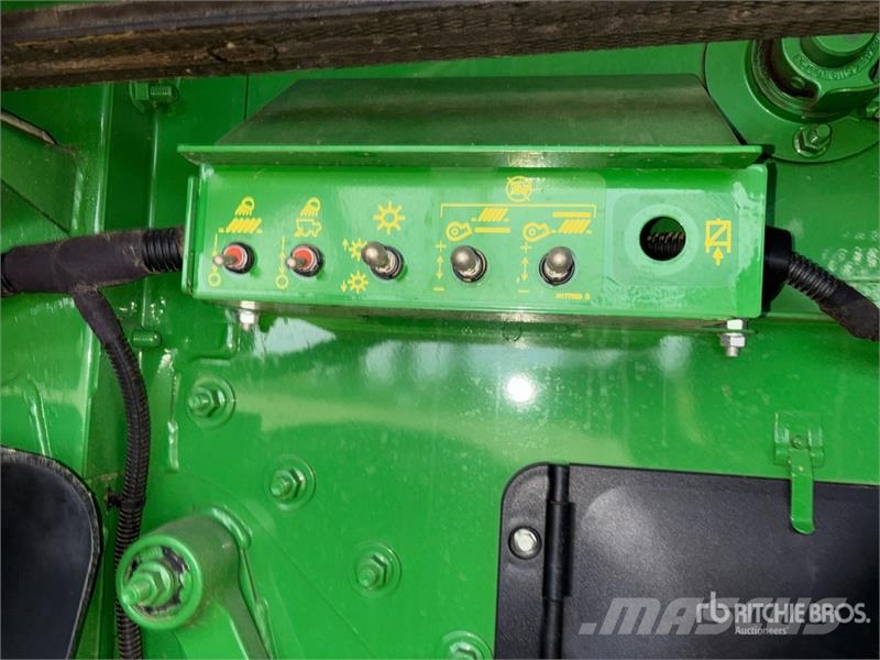 John Deere S790 Combine Harvester 聯合收穫機