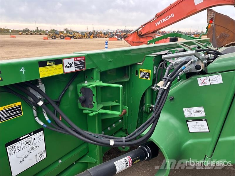 John Deere S790 Combine Harvester Skurtreskere