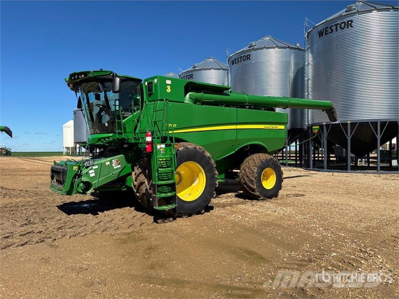 John Deere S790 Combine Harvester Combine harvesters