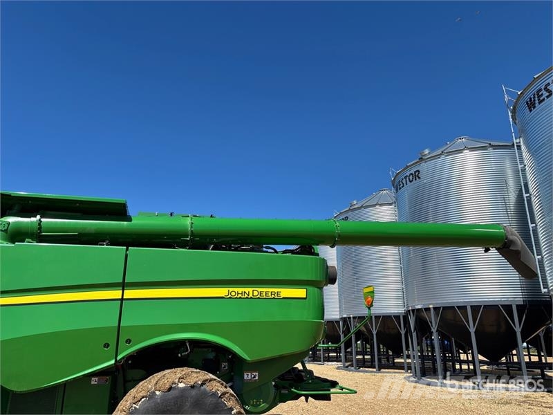 John Deere S790 Combine Harvester Combine harvesters