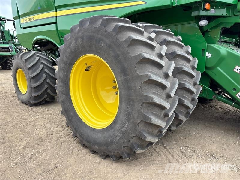 John Deere S790 Combine Harvester 聯合收穫機