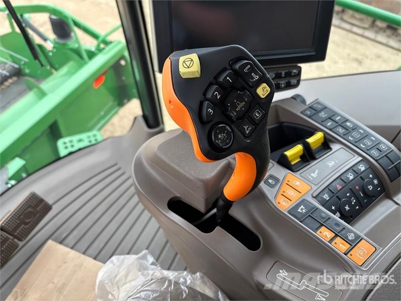John Deere S790 Combine Harvester Skurtreskere