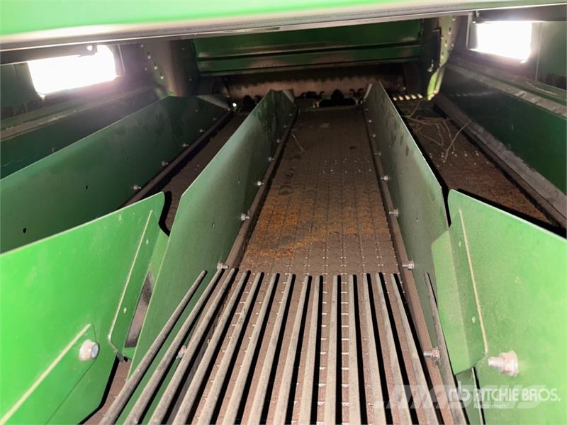 John Deere S790 Combine Harvester Kombájnok
