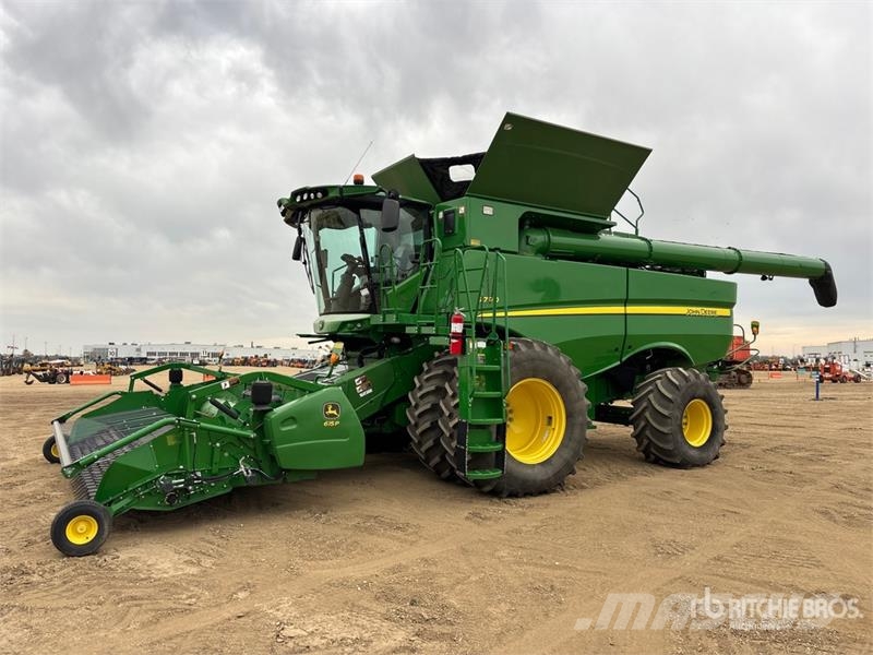 John Deere S790 Combine Harvester 聯合收穫機