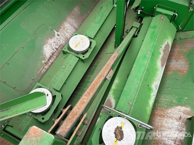 John Deere S790 Combine Harvester Skurtreskere