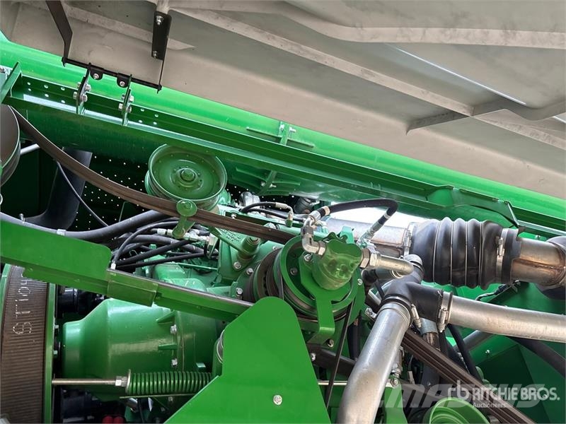 John Deere S790 Combine Harvester Skurtreskere