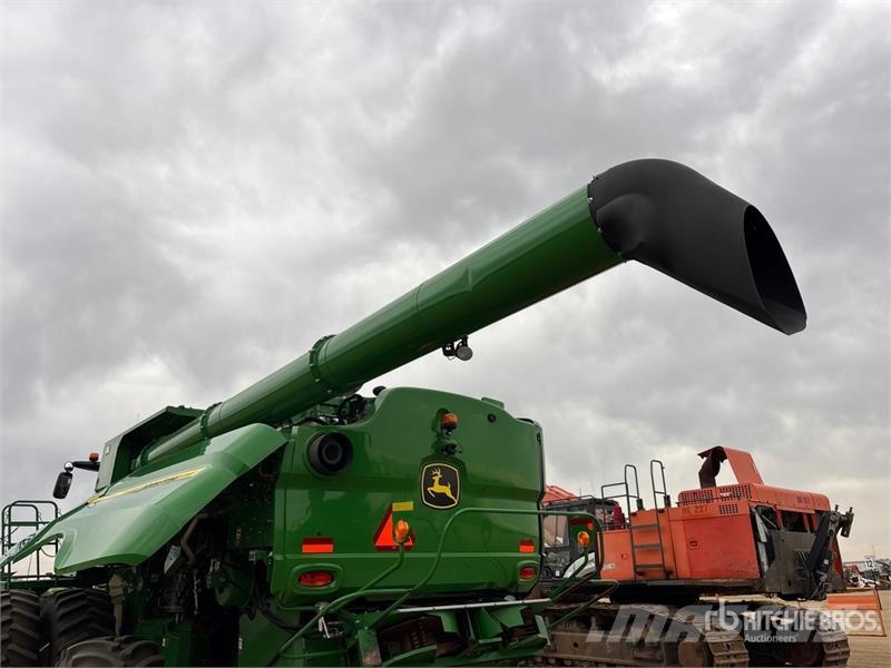 John Deere S790 Combine Harvester 聯合收穫機