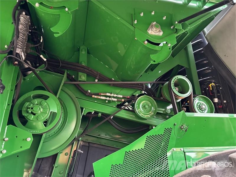 John Deere S790 Combine Harvester 聯合收穫機
