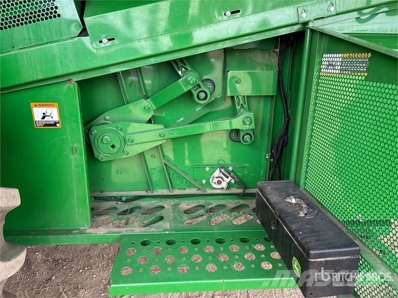 John Deere S790 Combine Harvester Skurtreskere
