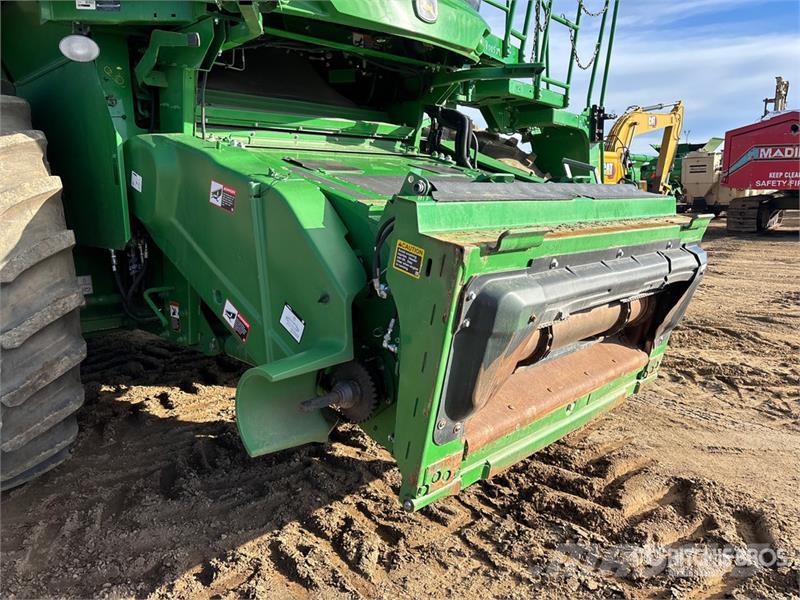 John Deere S790 Combine Harvester حصادات
