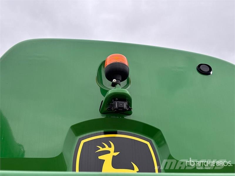 John Deere S790 Combine Harvester Skurtreskere