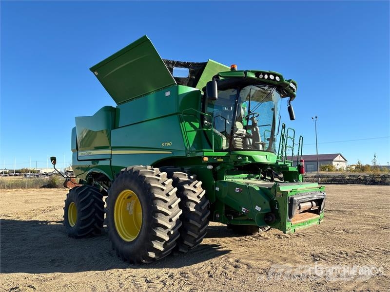 John Deere S790 Combine Harvester Θεριζοαλωνιστικές μηχανές