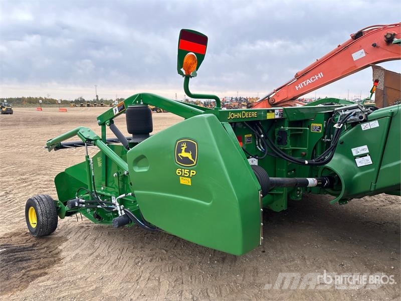 John Deere S790 Combine Harvester Skurtreskere