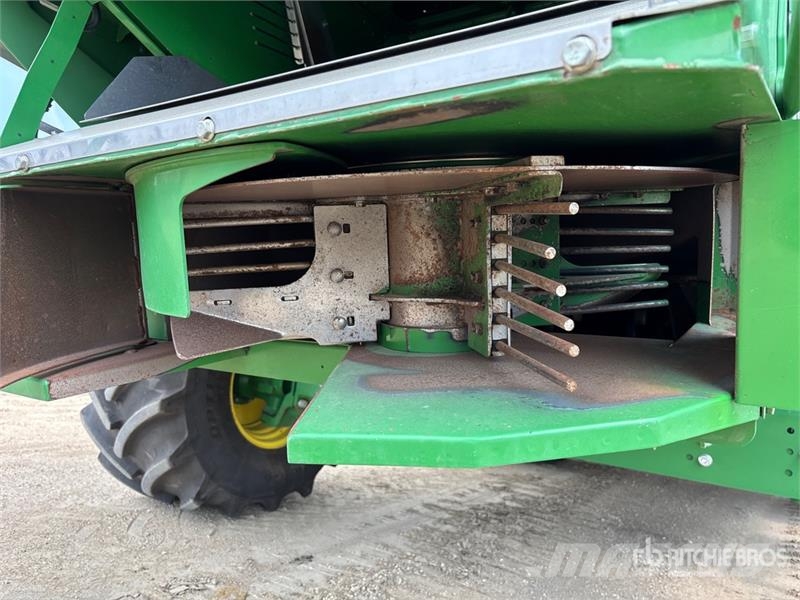 John Deere S790 Combine Harvester Kombájnok
