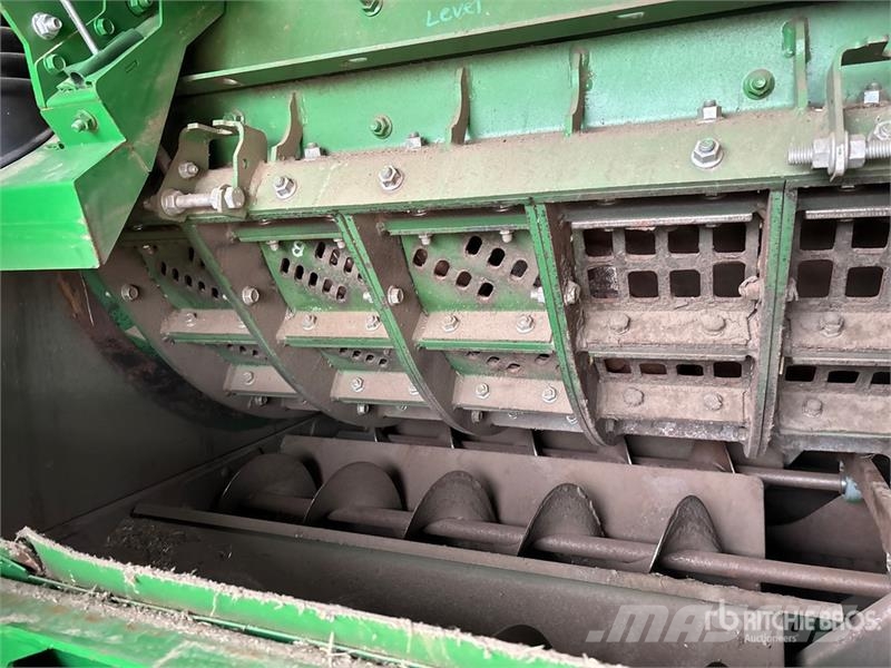 John Deere S790 Combine Harvester Skurtreskere