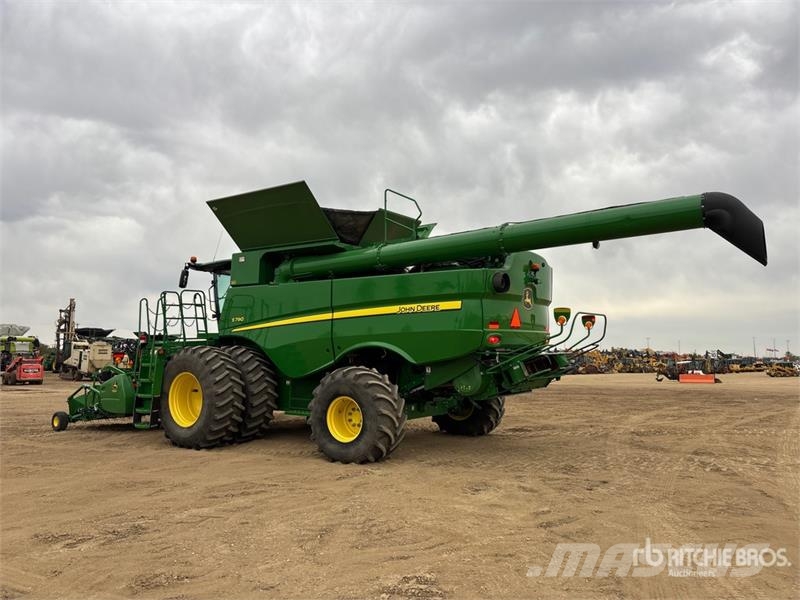 John Deere S790 Combine Harvester 聯合收穫機