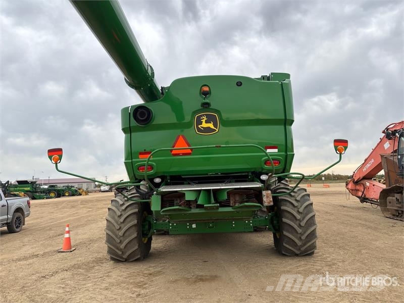 John Deere S790 Combine Harvester Skurtreskere