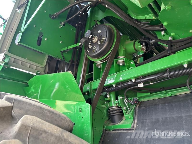 John Deere S790 Combine Harvester Skurtreskere