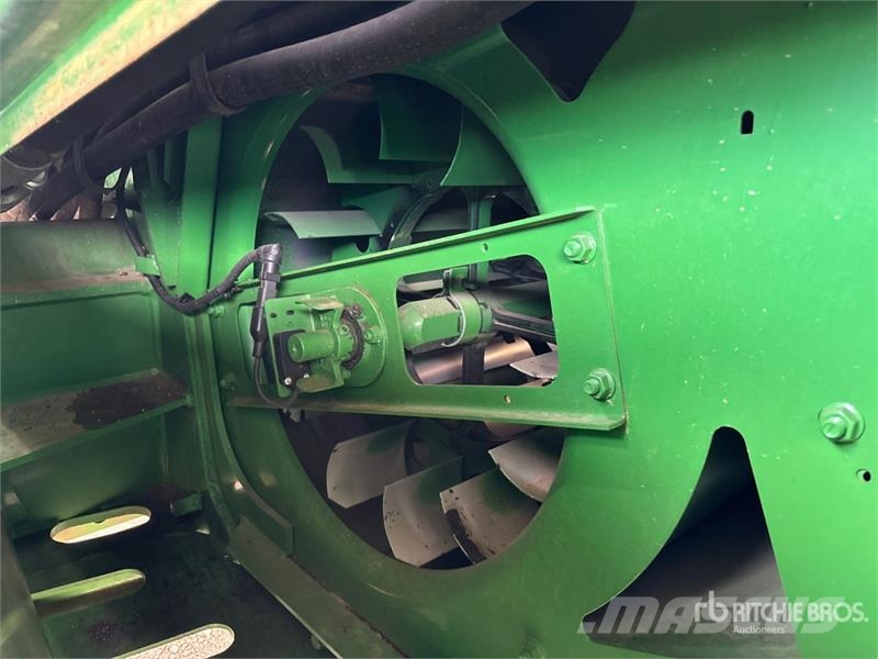 John Deere S790 Combine Harvester Kombájnok