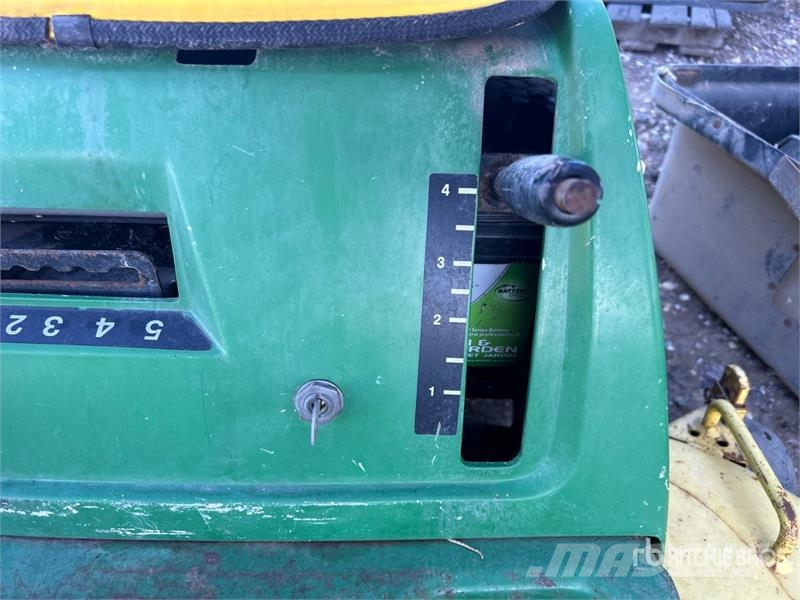 John Deere S92 Ride-On Lawn Mower Trattorini tagliaerba