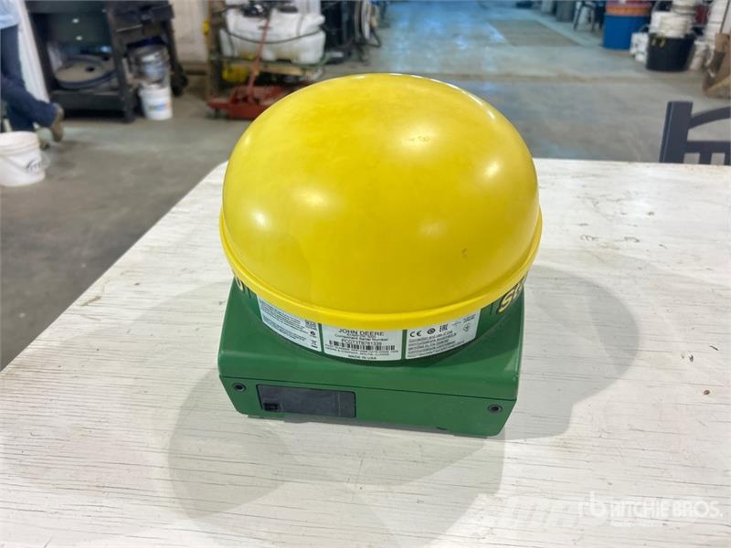 John Deere StarFire 3000 GNSS Receiver ماكينات زراعية - غير ذلك