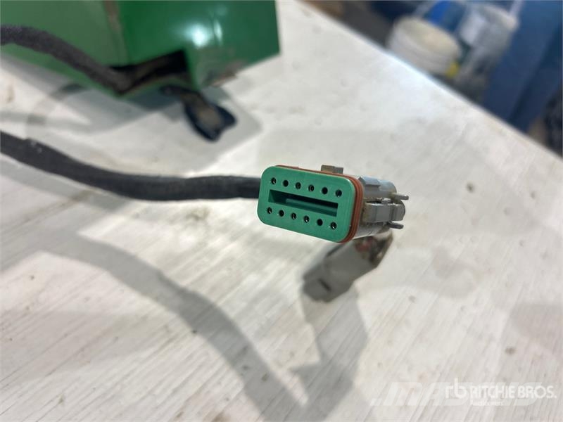 John Deere StarFire iTC GNSS Receiver ماكينات زراعية - غير ذلك