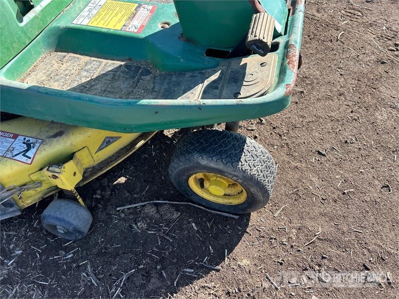 John Deere SX95 Ride-On Lawn Mower ركوب الحشائش