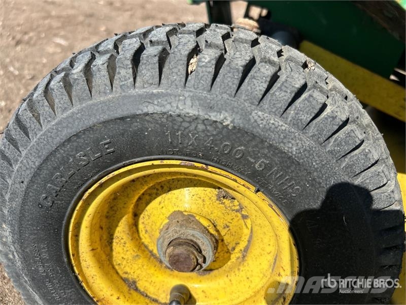John Deere SX95 Ride-On Lawn Mower ركوب الحشائش