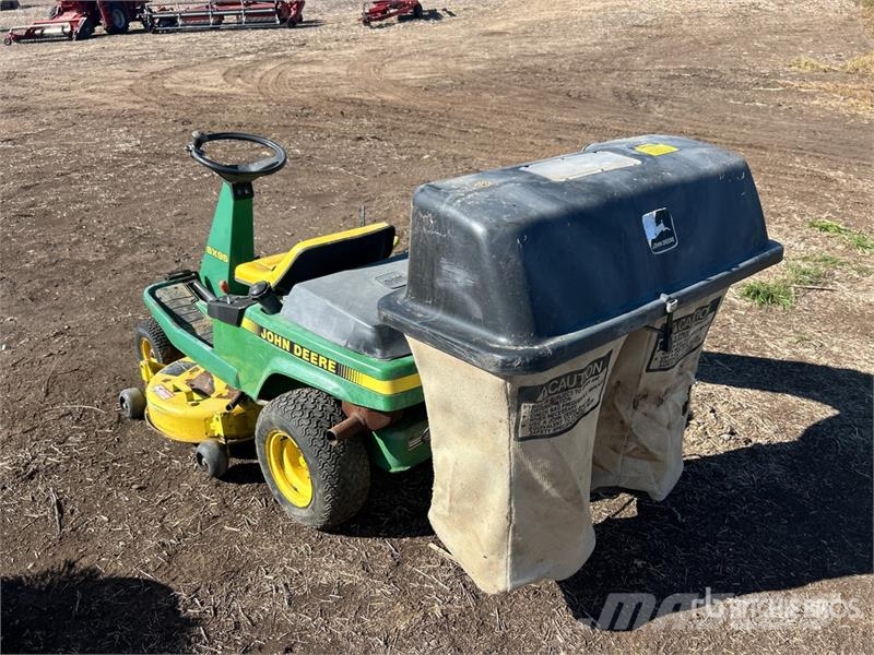 John Deere SX95 Ride-On Lawn Mower ركوب الحشائش