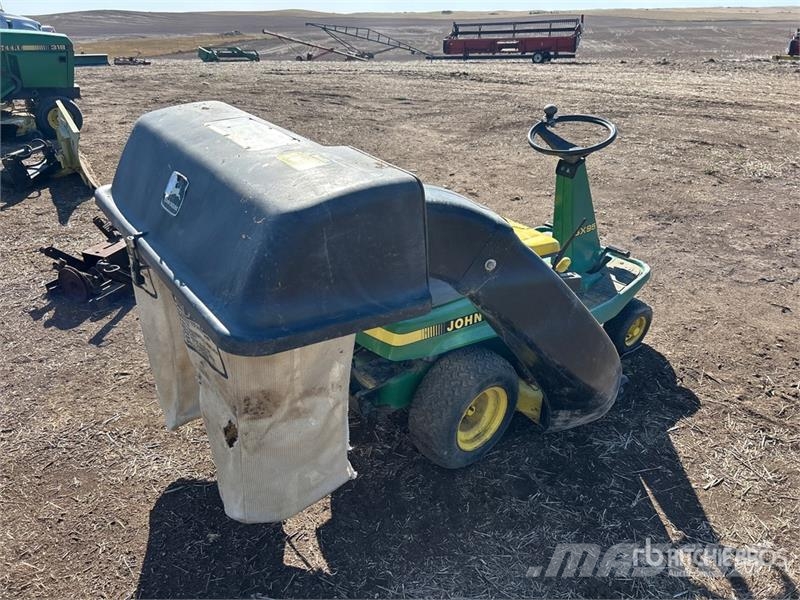 John Deere SX95 Ride-On Lawn Mower ركوب الحشائش