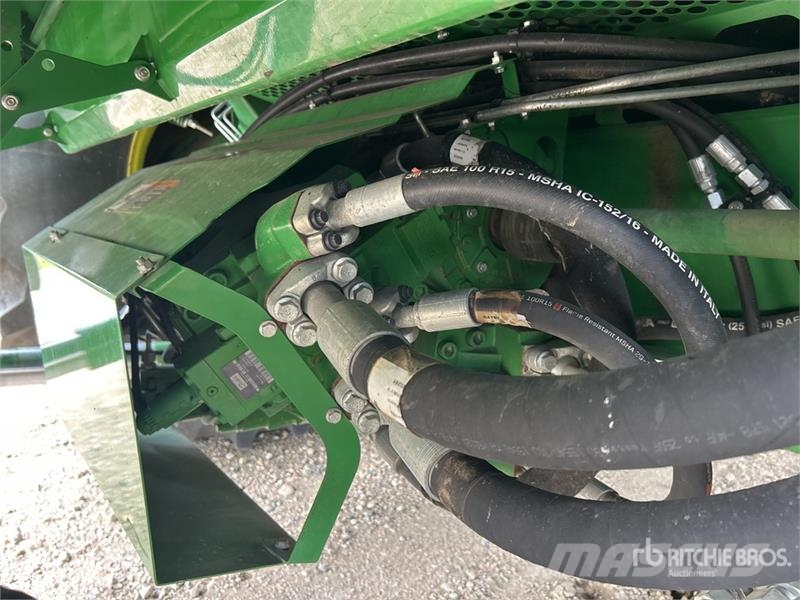 John Deere X9 1000 4x4 Combine Harvester 콤바인 수확기