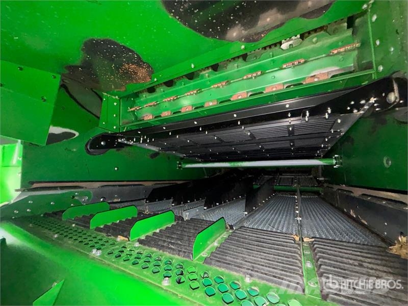 John Deere X9 1000 4x4 Combine Harvester コンバイン