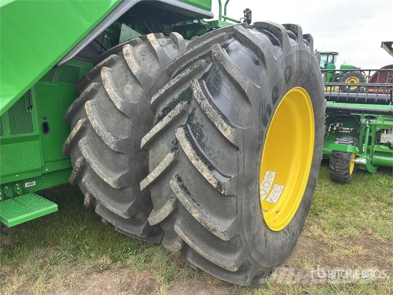 John Deere X9 1000 4x4 Combine Harvester Teraviljakombainid