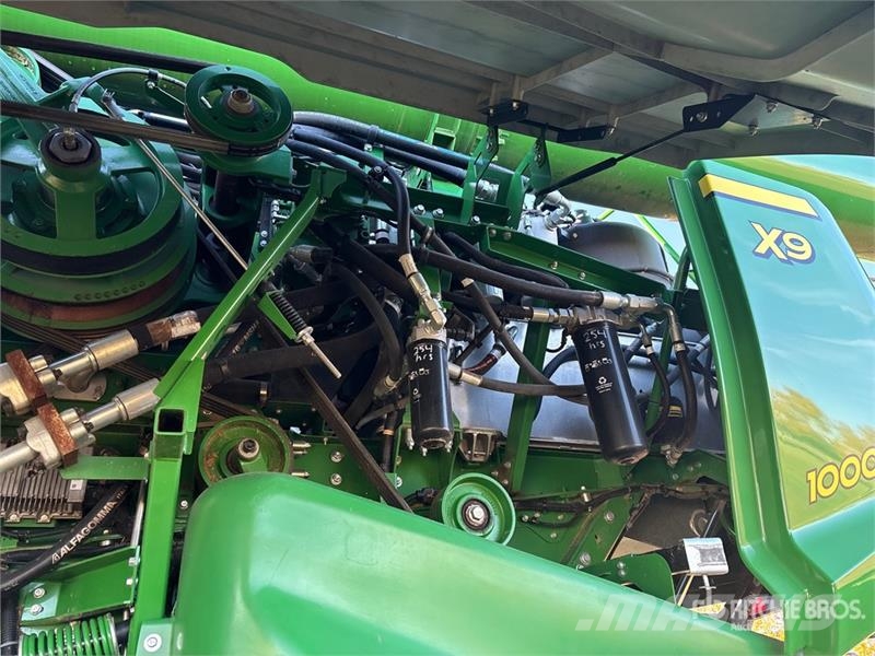 John Deere X9 1000 Combine Harvester Sklízecí mlátičky