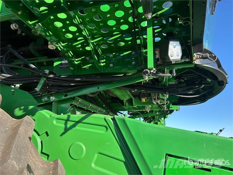 John Deere X9 1000 Combine Harvester Sklízecí mlátičky