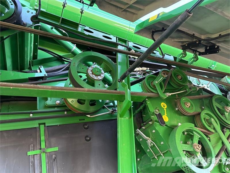 John Deere X9 1000 Combine Harvester Sklízecí mlátičky
