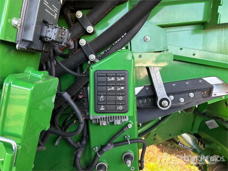 John Deere X9 1000 Combine Harvester Sklízecí mlátičky
